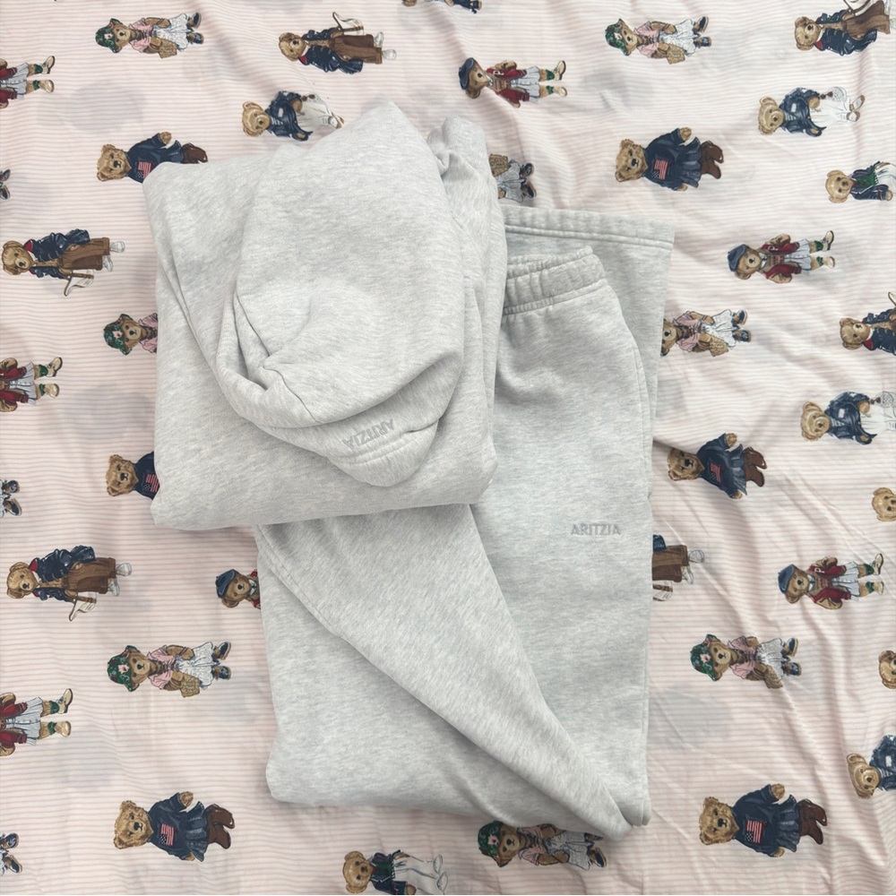 Aritzia Heather Cloud Light Sweatset